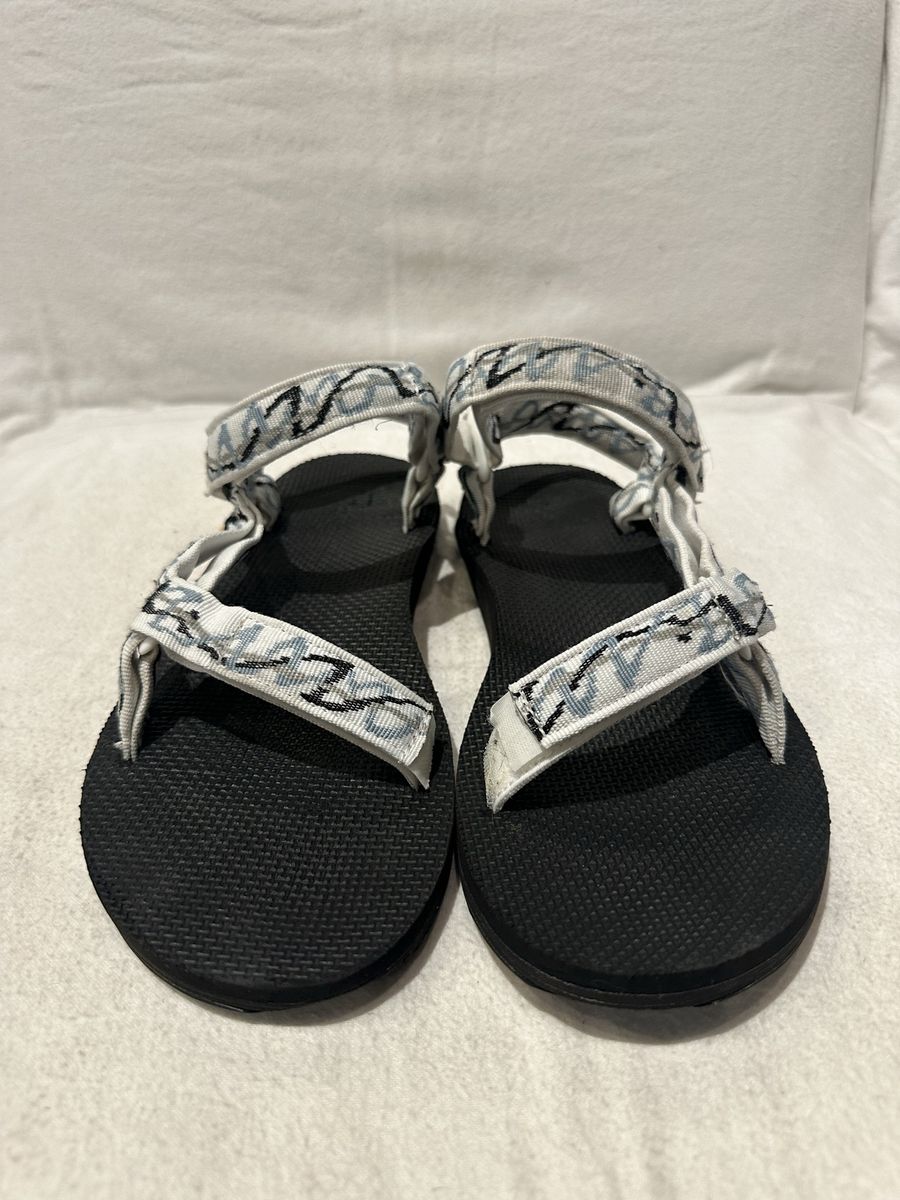 Teva women’s size 10 creme with gray and black swirls beach sandals
