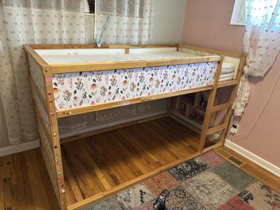 Kids raised bed