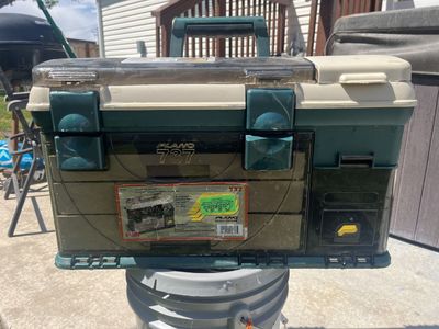Plano 737 tacklebox
