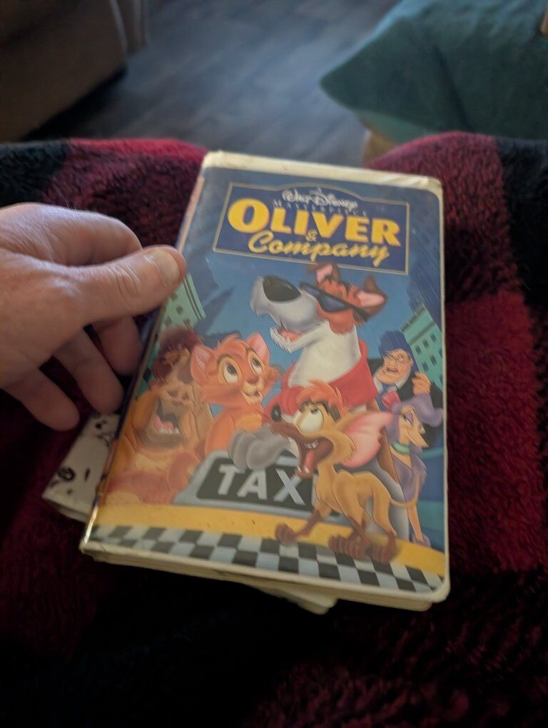 Oliver and Company 1996 VHS tape