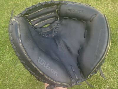 Wilson 34 in. Baseball Catcher’s Glove