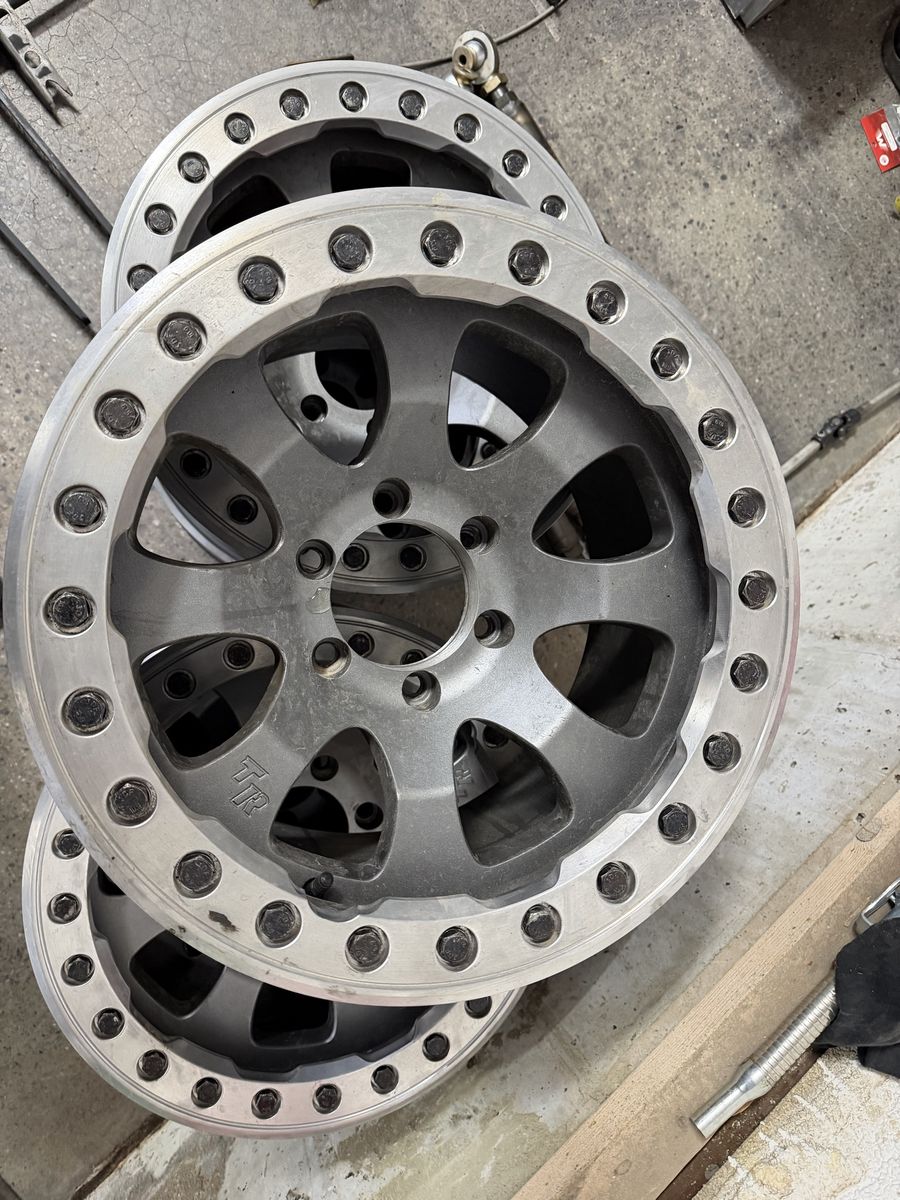 TRAIL READY BEADLOCKS  17"  BRAND NEW