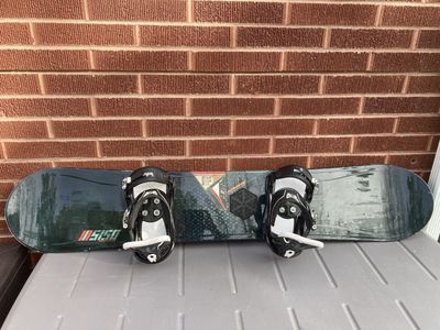 5150 SnowBoard with Burton Free Style Bindings 151CM