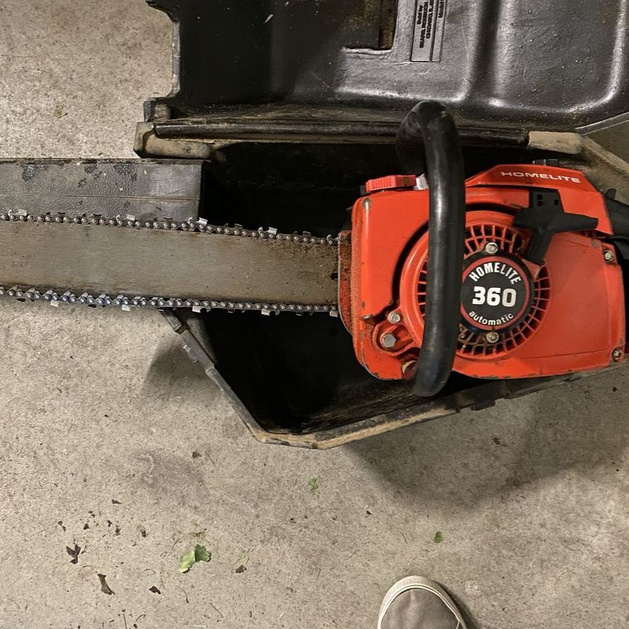 Homelite 360 Professional Chainsaw – Runs Great – Case Included