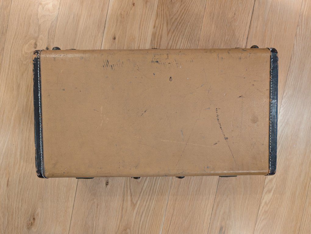 Main image 7