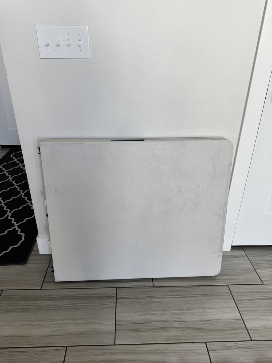 Lifetime 6ft Rectangle plastic Table