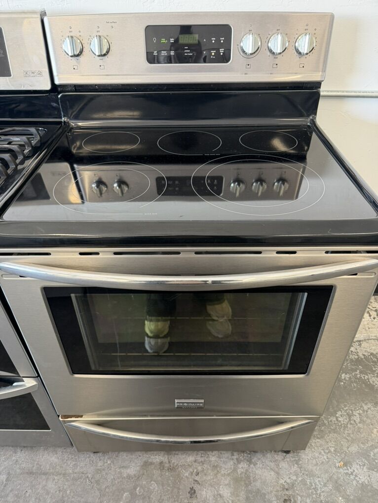 Frigidaire Gallery Stainlees Steel Electric Range