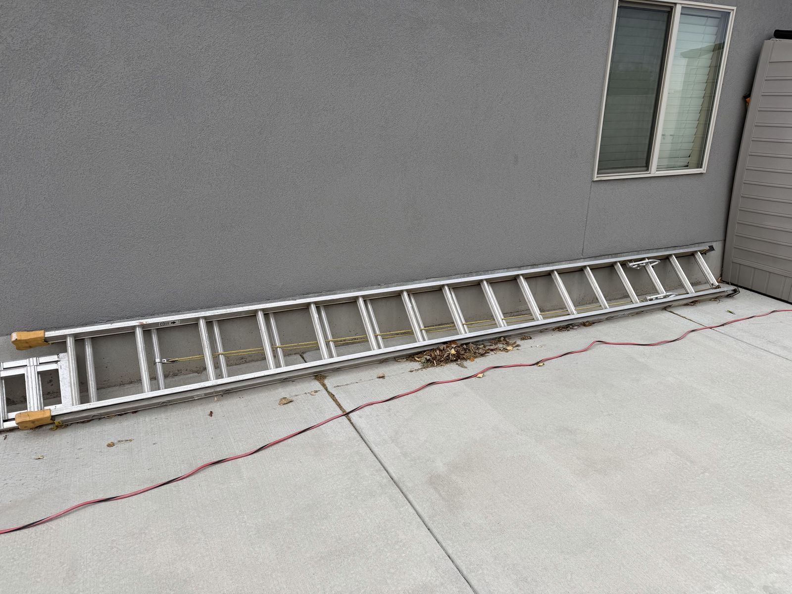 Aluminum Extension Ladder - 40’ Heavy Duty