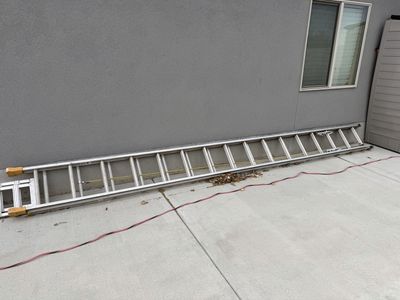 Aluminum Extension Ladder - 40’ Heavy Duty