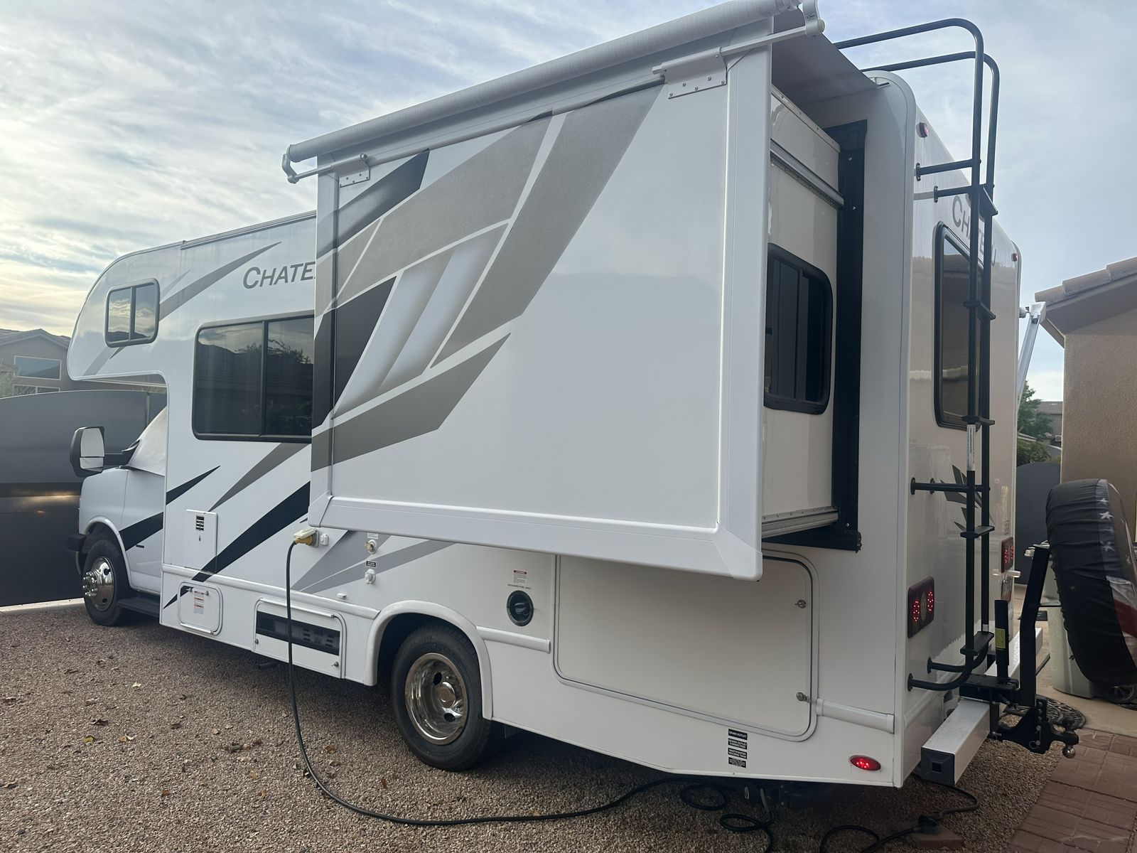 Main image 7
