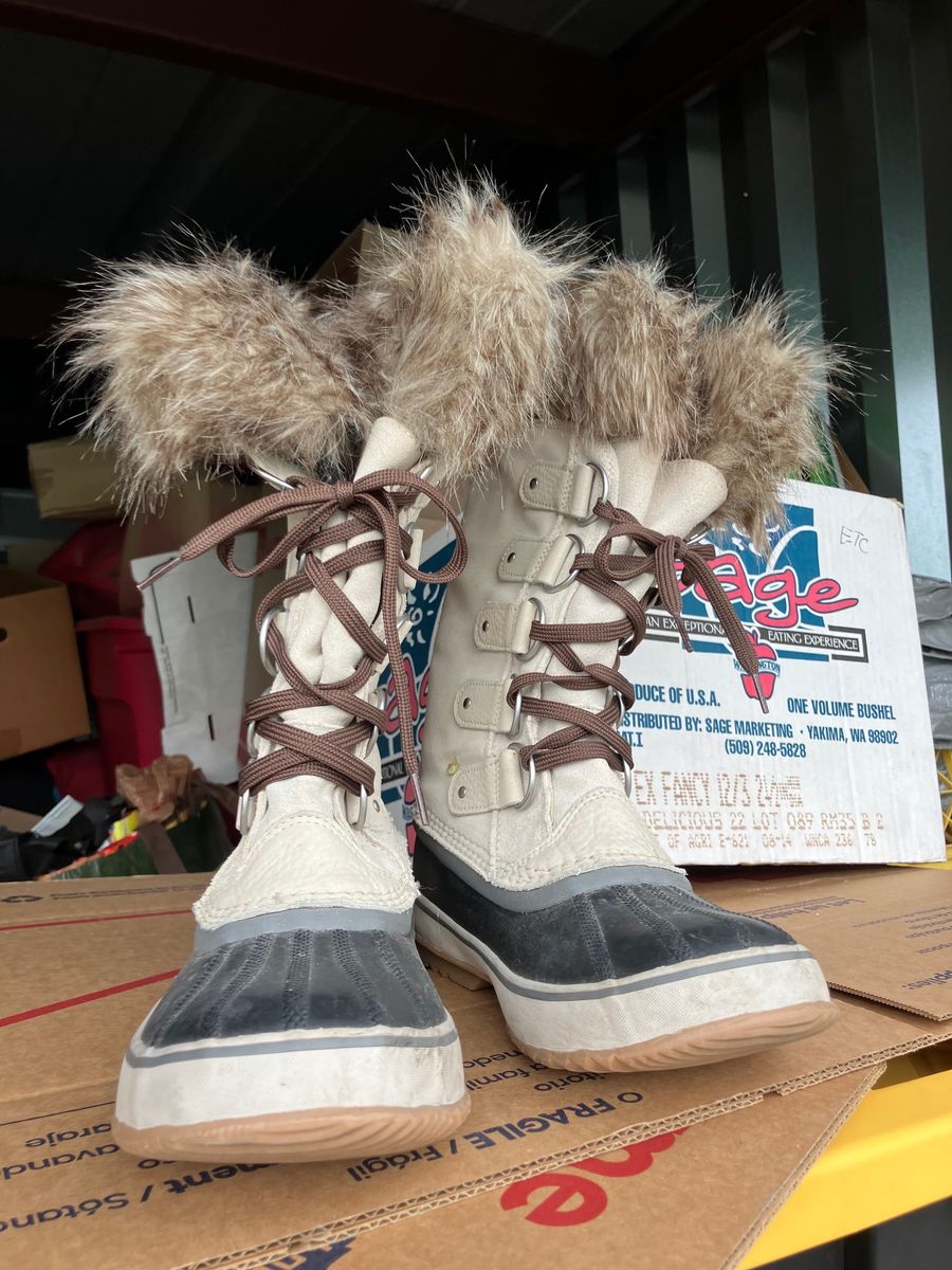 Women's Sorel Snow Boots Size 9.5