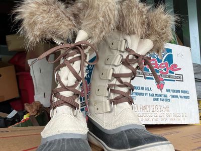 Women's Sorel Snow Boots Size 9.5