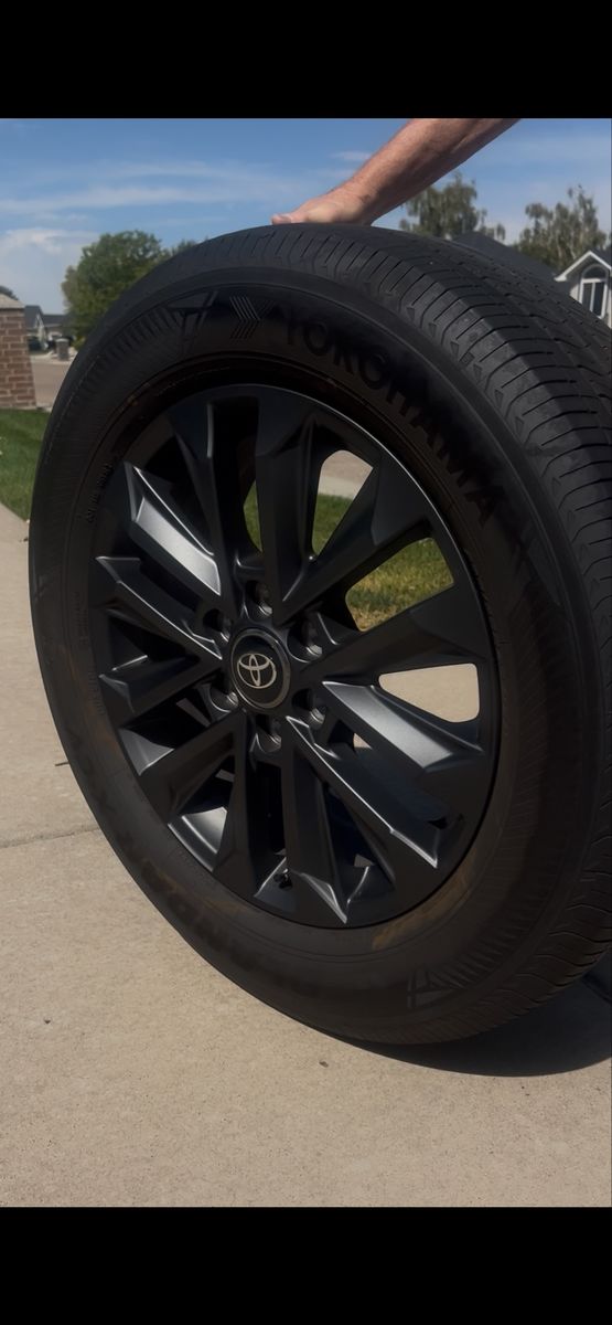 Yokohama Geolandar X-CV 265/60R20 Tire’s  (4k miles like new, set of 4)