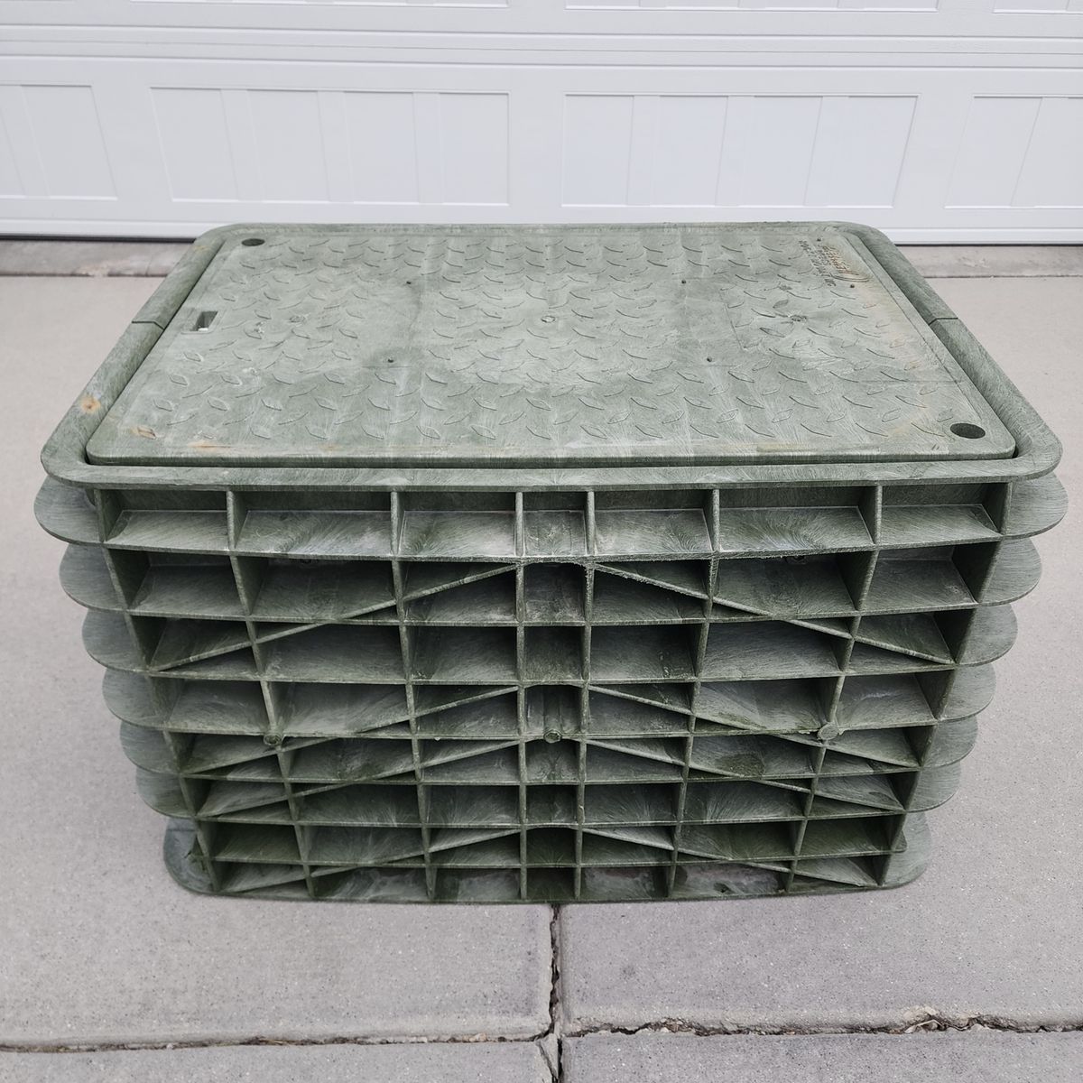 HUBBELL POWER SYSTEMS PENCELL BOX ENCLOSURE GREEN OBOVE & UNDERGROUND ELECTRICIAN WELL MADE 