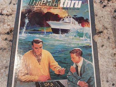 Vintage 1965 3M Break-Thru Strategy Board Game Complete