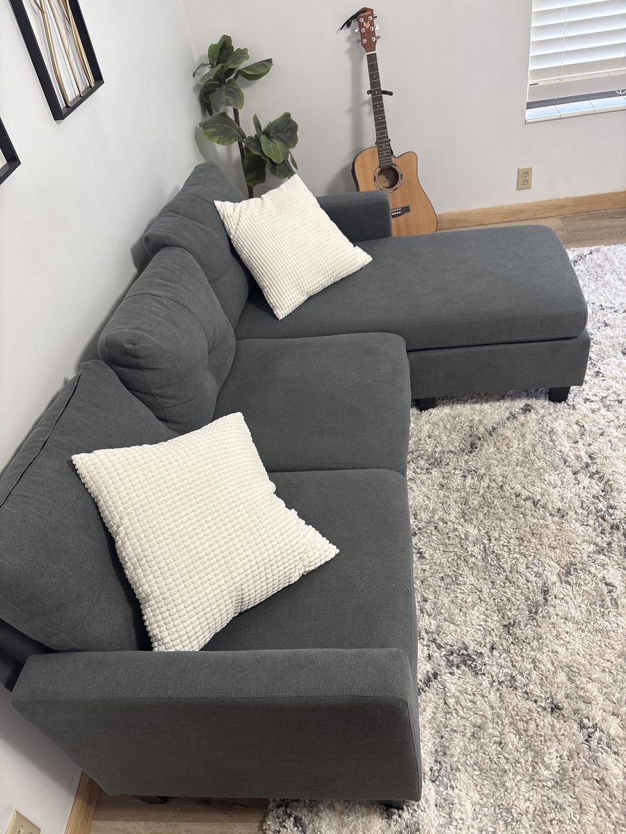 Modern Dark Gray Sectional Sofa with Right-Facing Chaise - Clean & Comfortable Couch