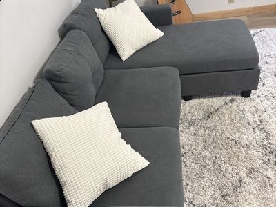 Modern Dark Gray Sectional Sofa with Right-Facing Chaise - Clean & Comfortable Couch