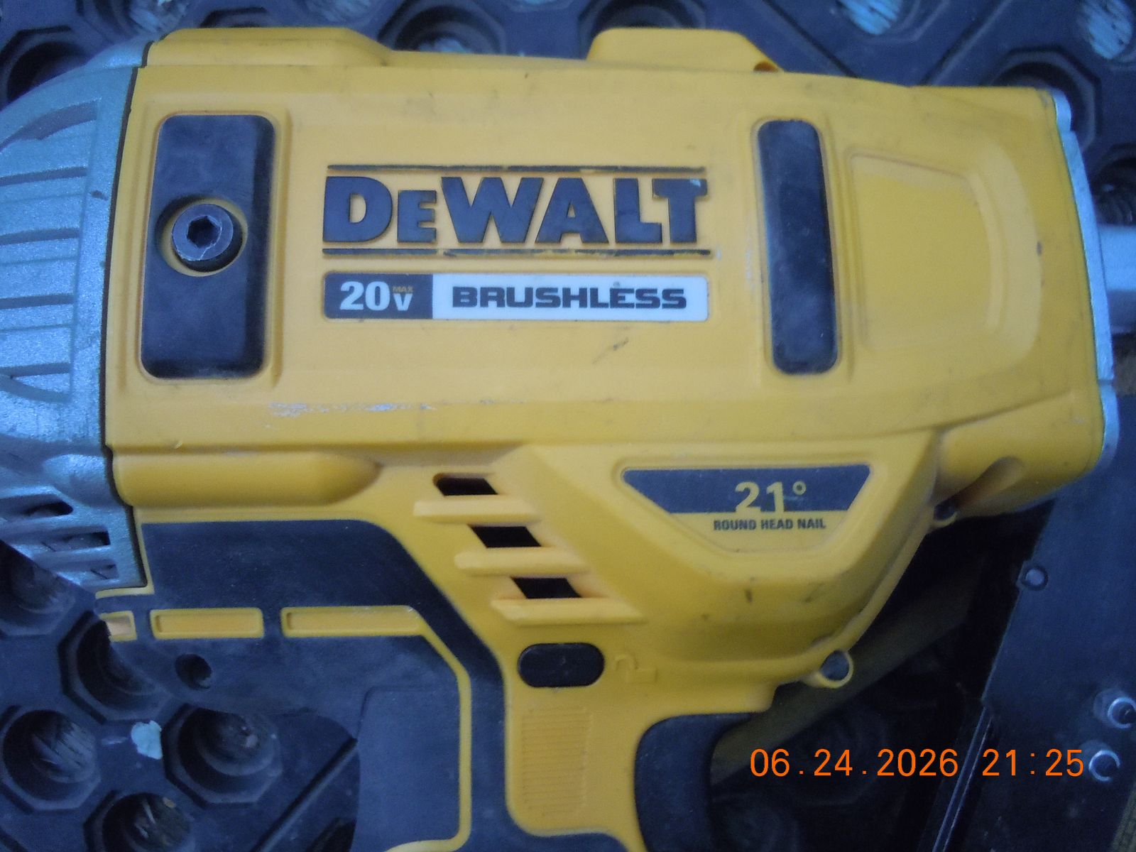 DEWALT 21 NAIL GUN