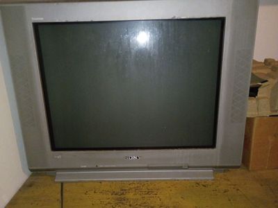 Sony Trinitron / WEGA CRT TV