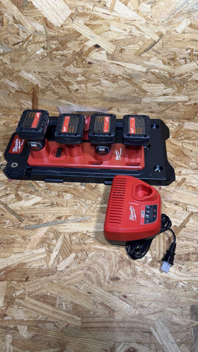M12 Packout with 4 batteries 4.0 & charger