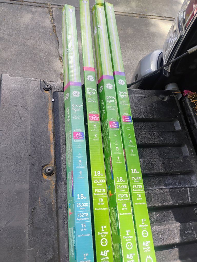 4 ft Fluorescents light, & cabinets lights