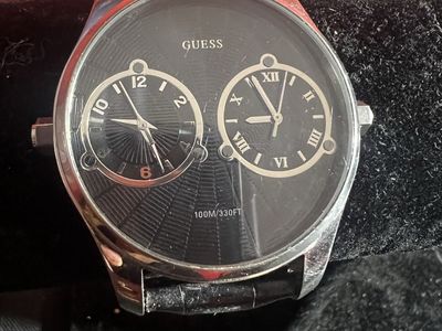 Guess Dual-Time Men's Wristwatch Black Dial Leather Strap