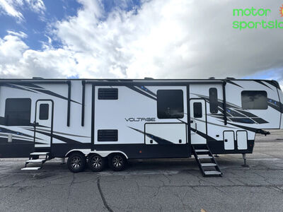 2019 Dutchman Voltage 4185 Toy Hauler Garage