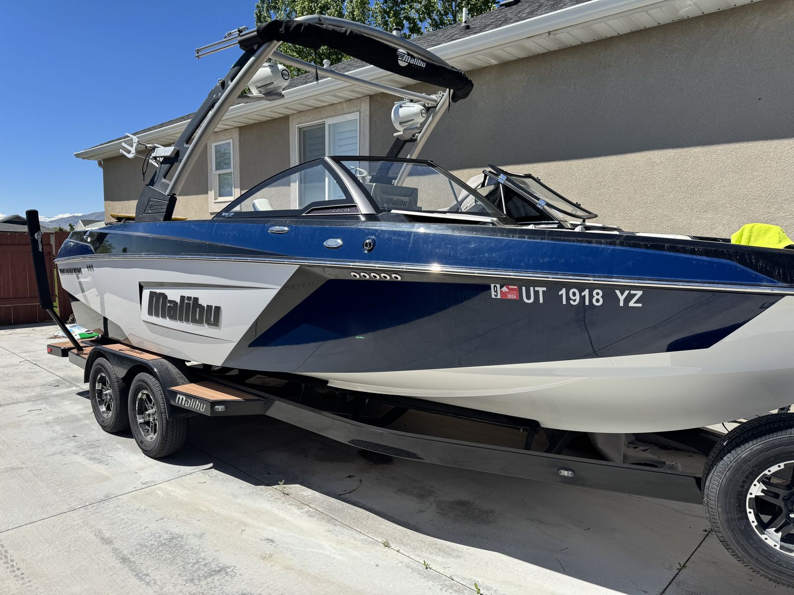 2018 malibu 23 lsv