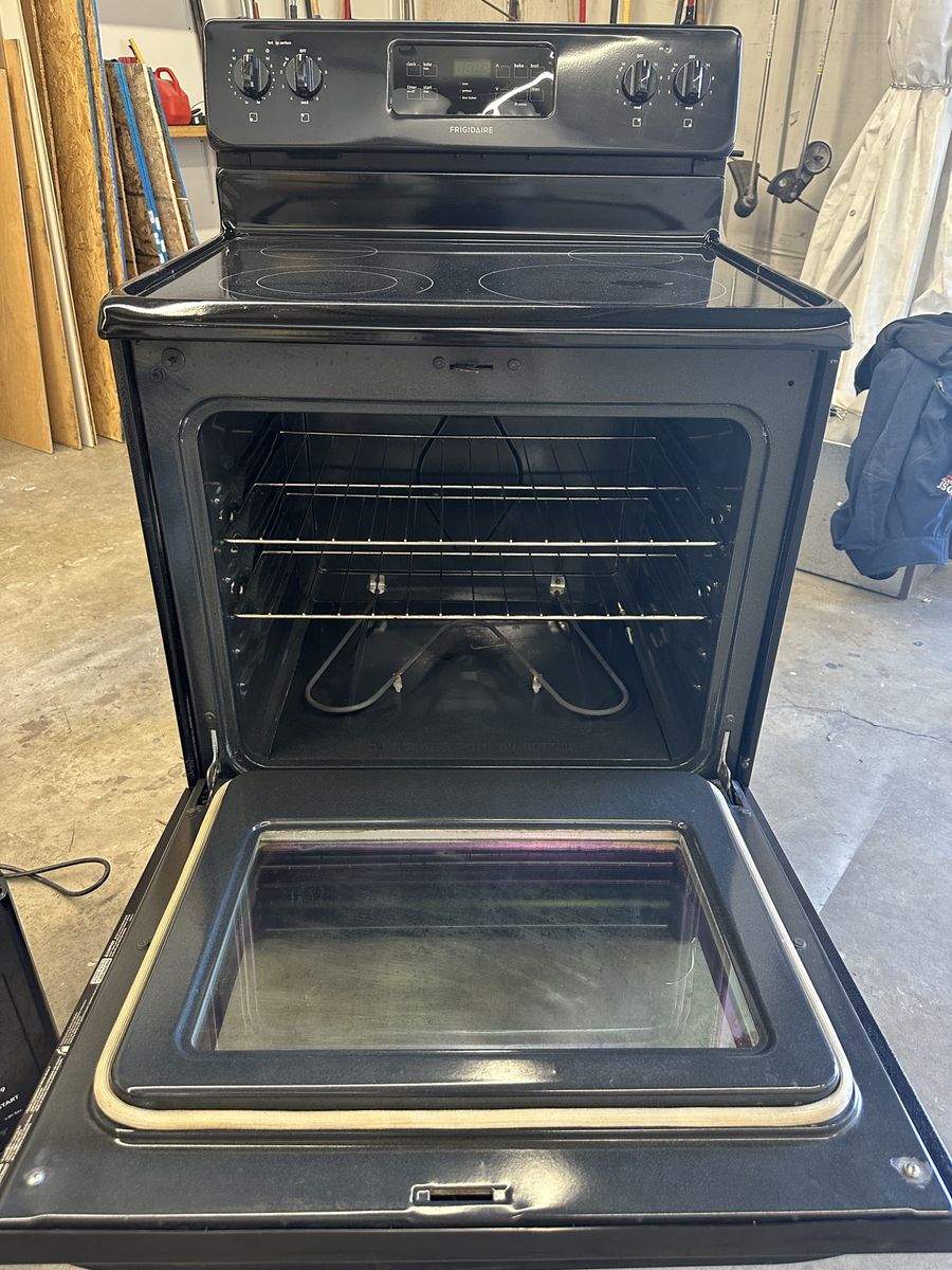 Black Range With Glass Cooktop