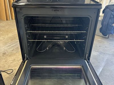 Black Range With Glass Cooktop