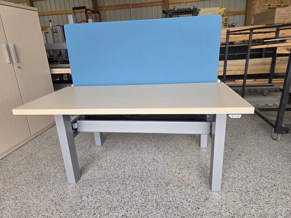 Herman miller duel desk work staiin