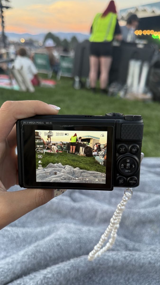 Canon SX740 HS