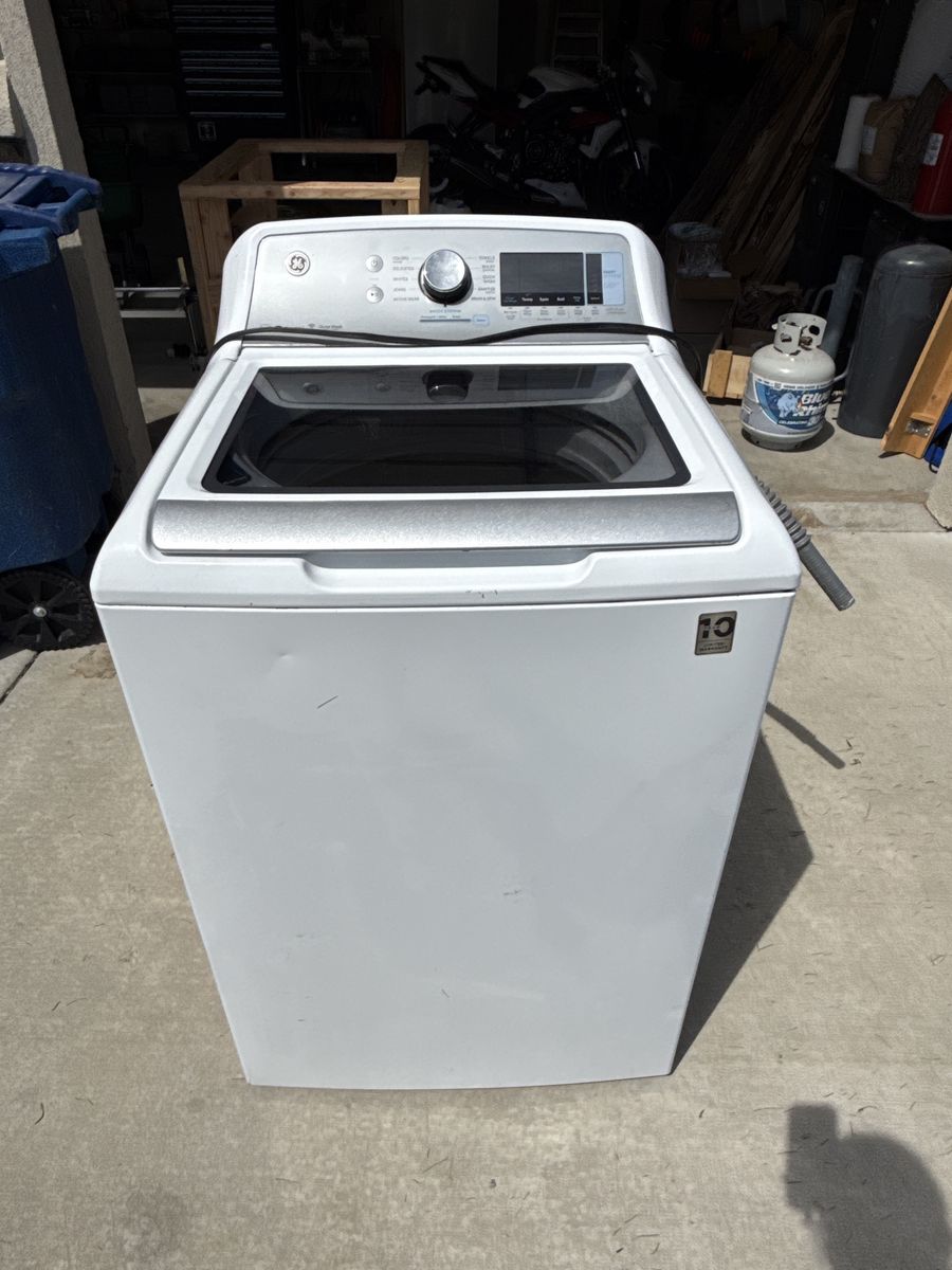 GE Top Load Washing Machine - White, Excellent Condition