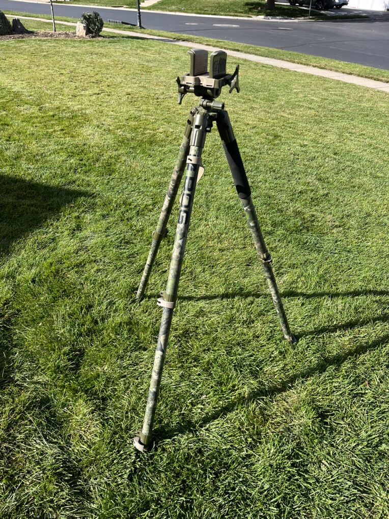 Bog Deathgrip CaMo Tripod
