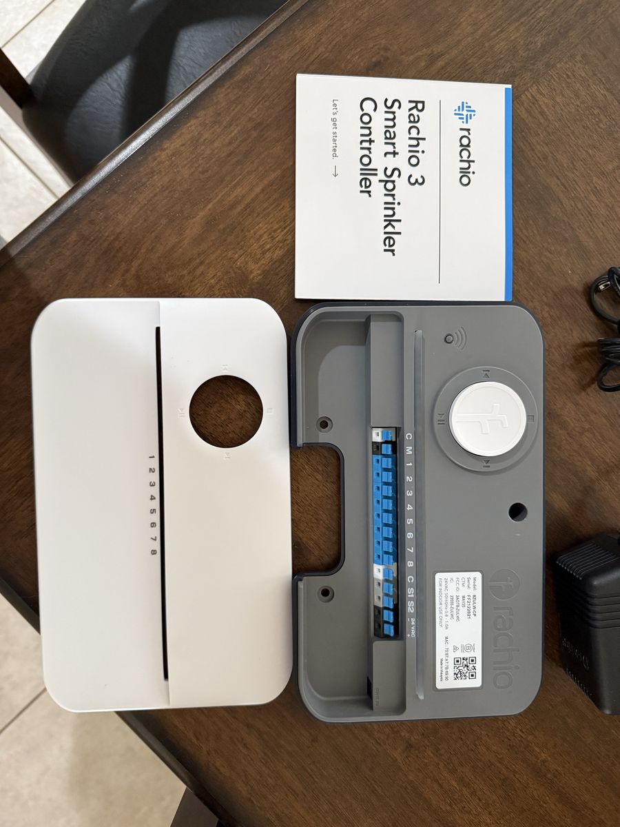 Rachio 3 Smart Sprinkler Controller 8-Zone 2nd Gen - Model 8ZULW-CP