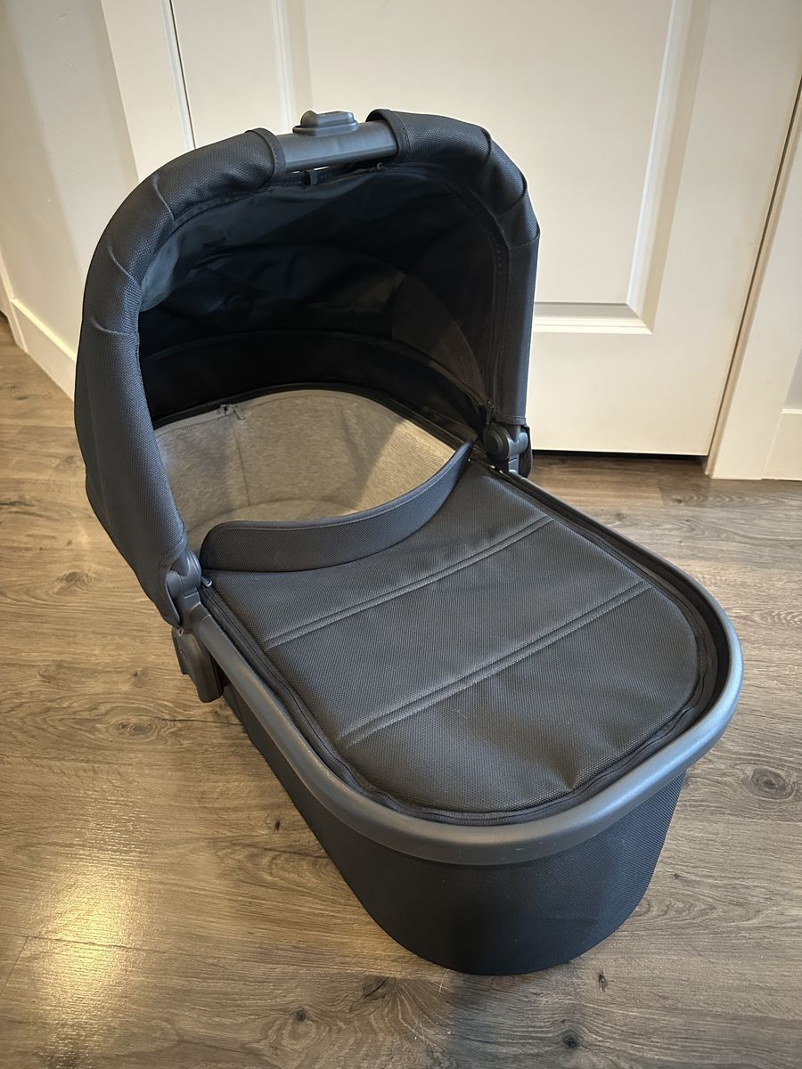 UPPAbaby Bassinet V2 - Black/Jake