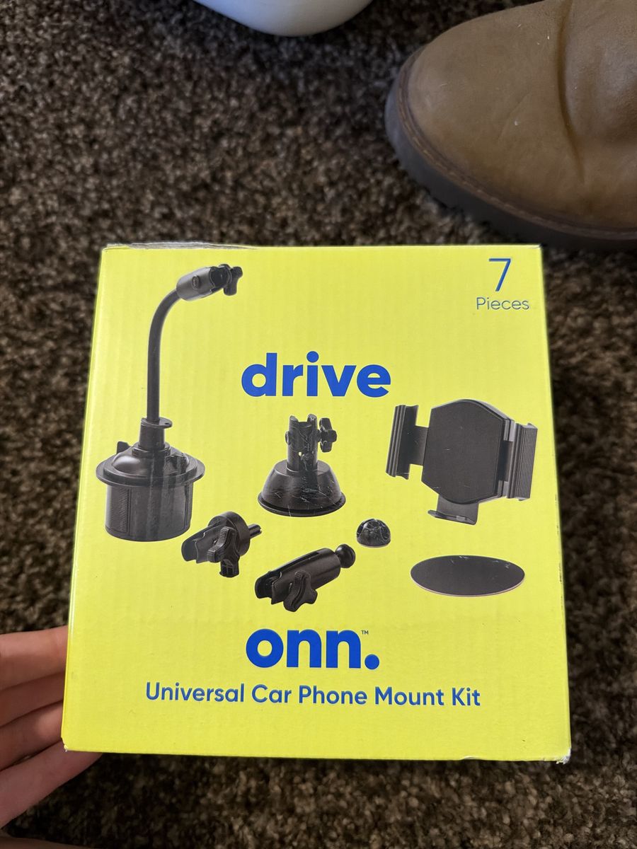 Universal car mount - Never Used