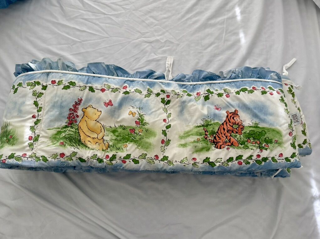 Vintage Winnie The Pooh And Friends Crib Bumper