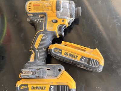 DEWALT 20V MAX XR Brushless Cordless Impact Driver w/ 2.0Ah Battery