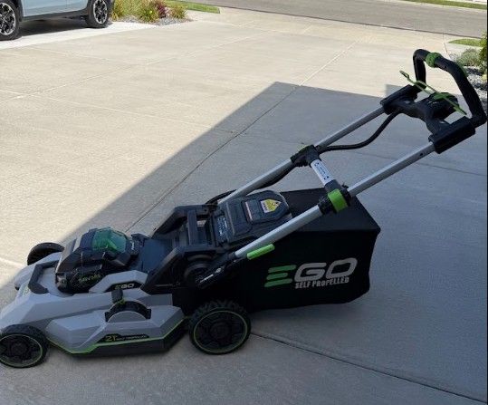 EGO Power Mower 21" Select cut XP self propelled with touch drive DUAL Blade with 10.0 AH battery