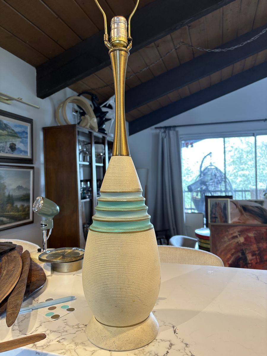 Fab Mid Century Modern ceramic lamp. Atomic era.  MCM table lamp