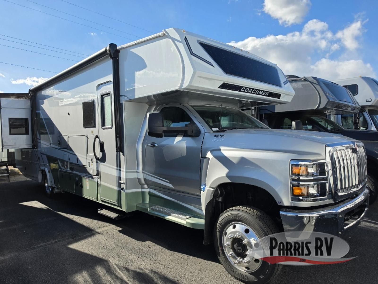 New 2026 Coachmen RV Entourage 340BH