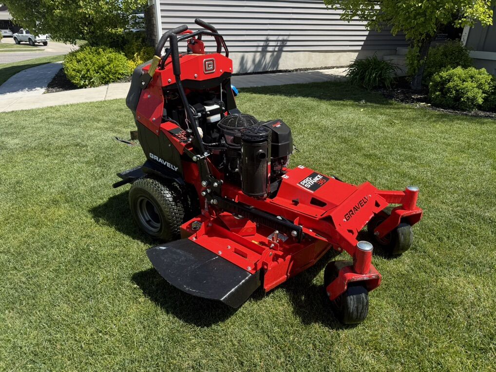 Like New Gravely Pro Stance 36! Only 90 Hours