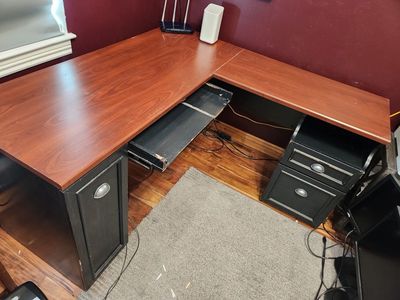 L Shaped Desk And File Caninet