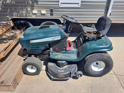 Craftsman lawn tractor, needs work