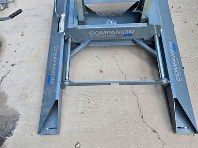 B&W Companion sliding 5th wheel hitch