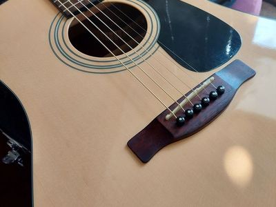 Excellent Fender Acoustic Guitar with Case. Set up by professional tech. Easy playing Student guitar