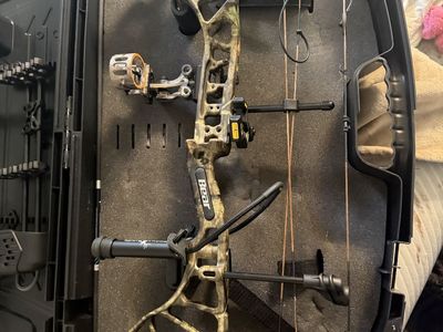 Bear Archery Compound Bow Package with Hard Case, Sight, and Arrows