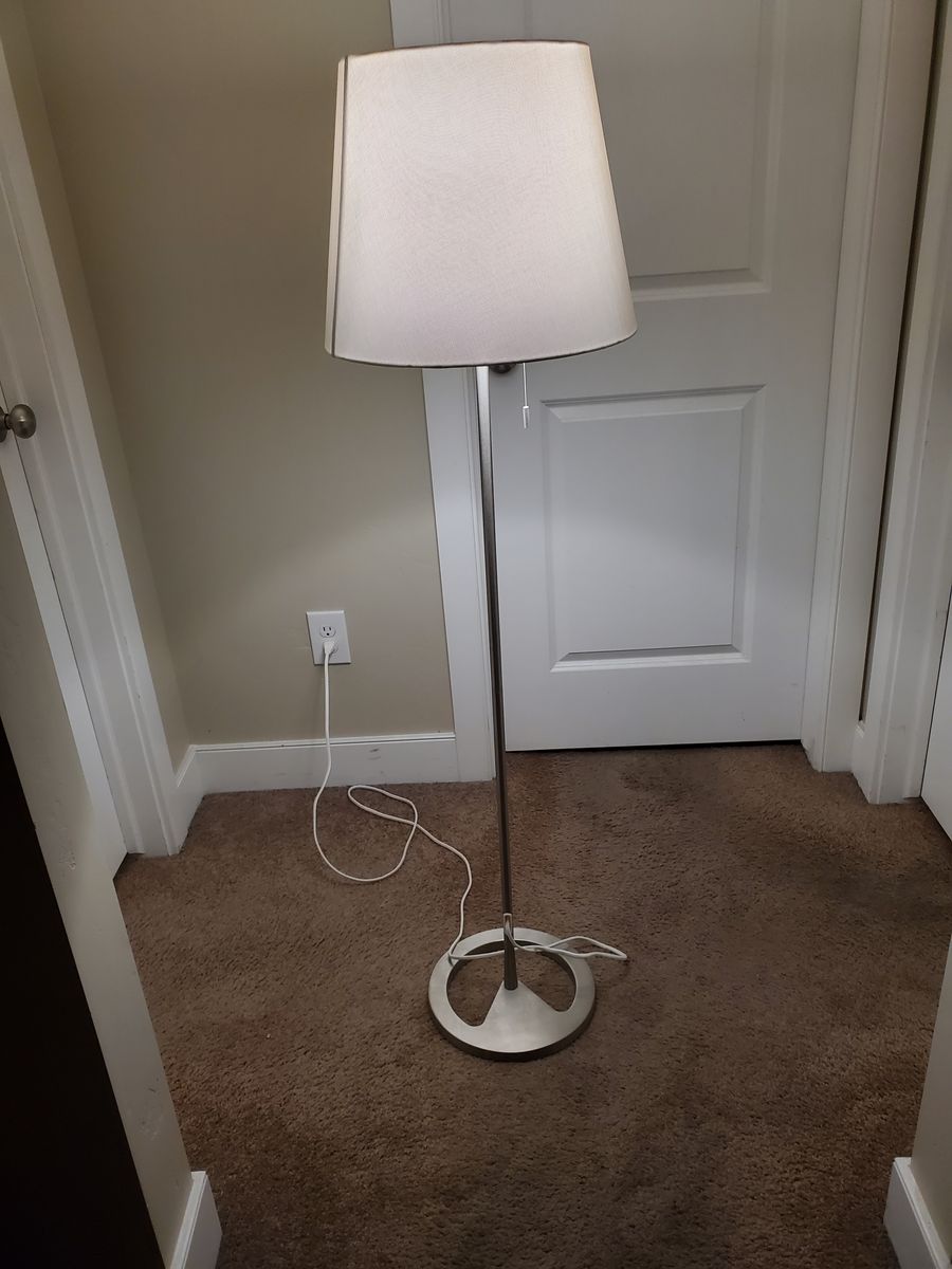 A very nice lamp with a pull string.