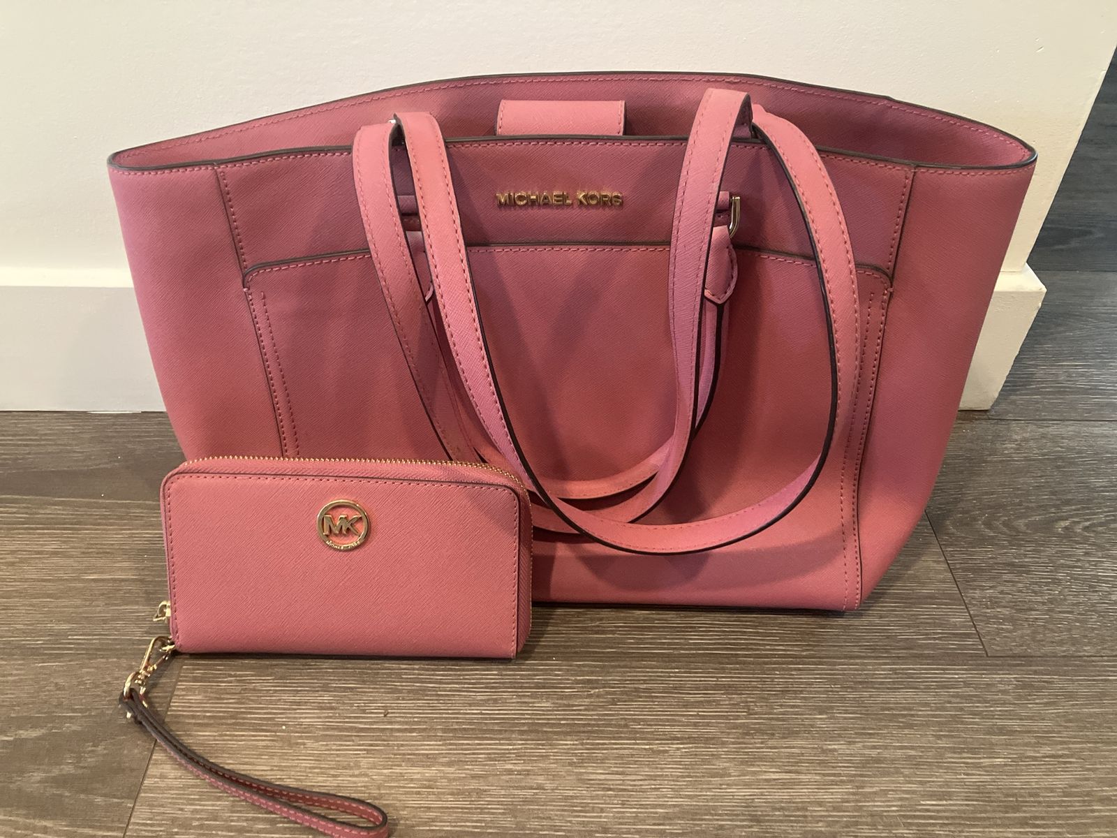 Michael Kors Pink Saffiano Leather Tote Bag & Matching Wallet Set Gold-Tone Hardware